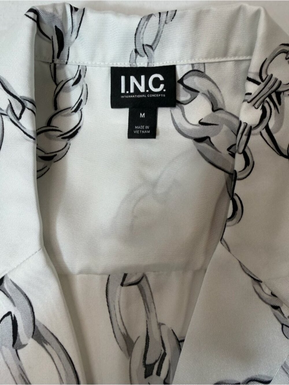 INC International Concepts Satin White Black Chain Print Button Down Blouse 1860 - Picture 4 of 4